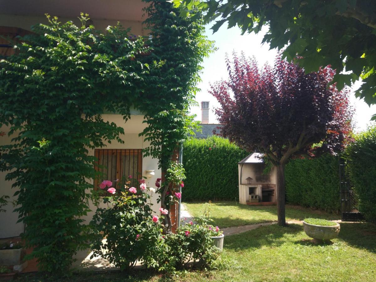 Chalet En El Orbigo La Baneza Exterior photo